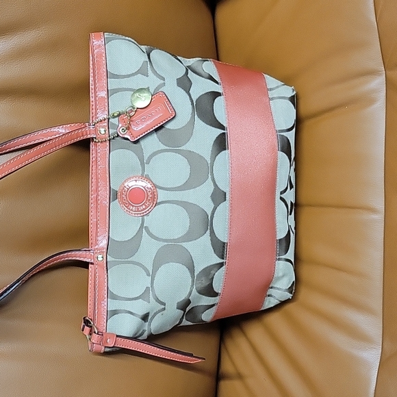 Coach Handbags - Coach Signature Coral Trim Zip Tote Bag Gold Toned Hardware